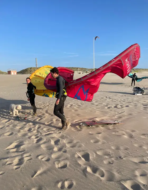 SANDIT-community tijdens een watersportsessie in Scheveningen
